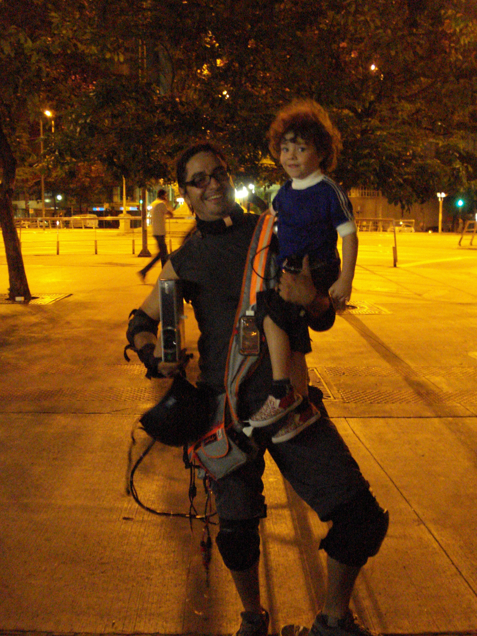 Videoman Fernando Llanos acclaimed in downtown Belo Horizonte (pictured with Rocco)